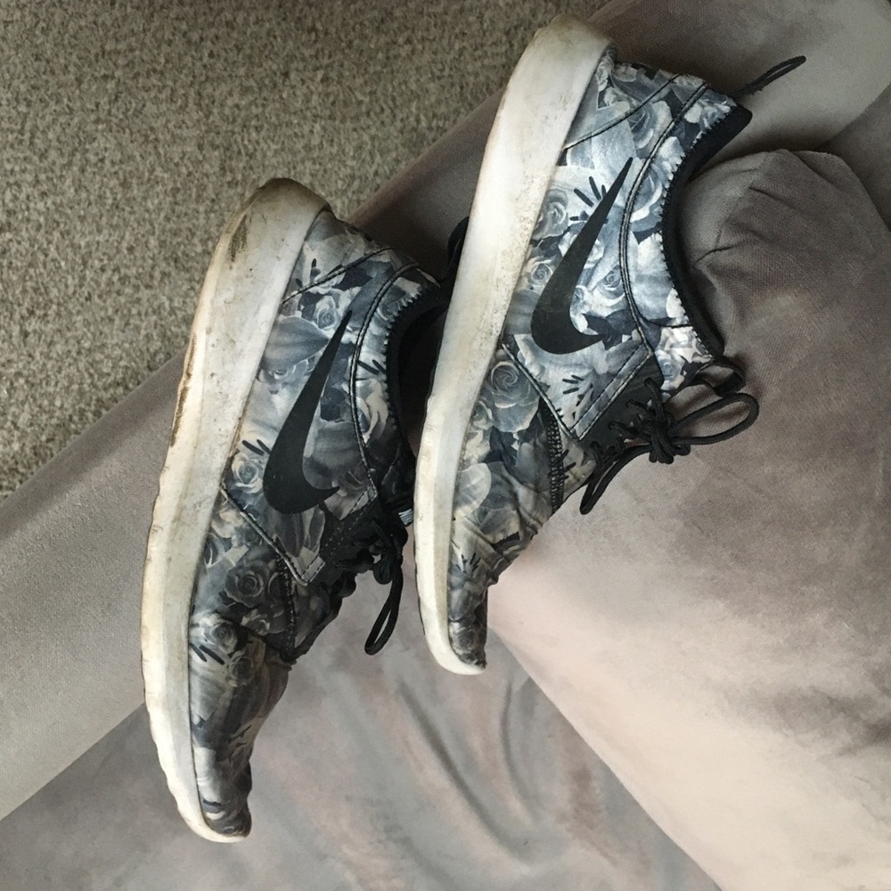 Floral Nike